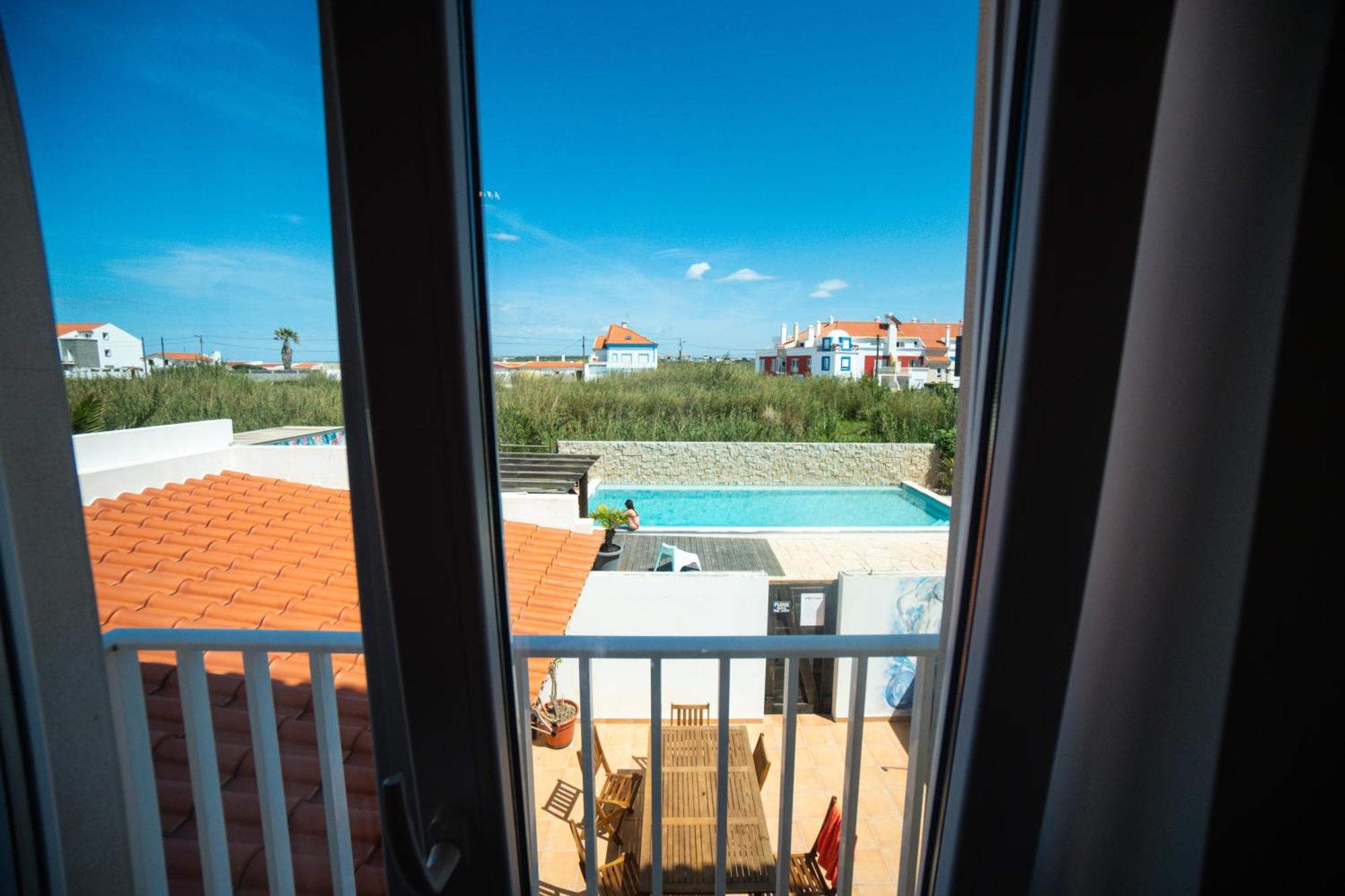 Alex Surf Hostel Baleal Exterior photo