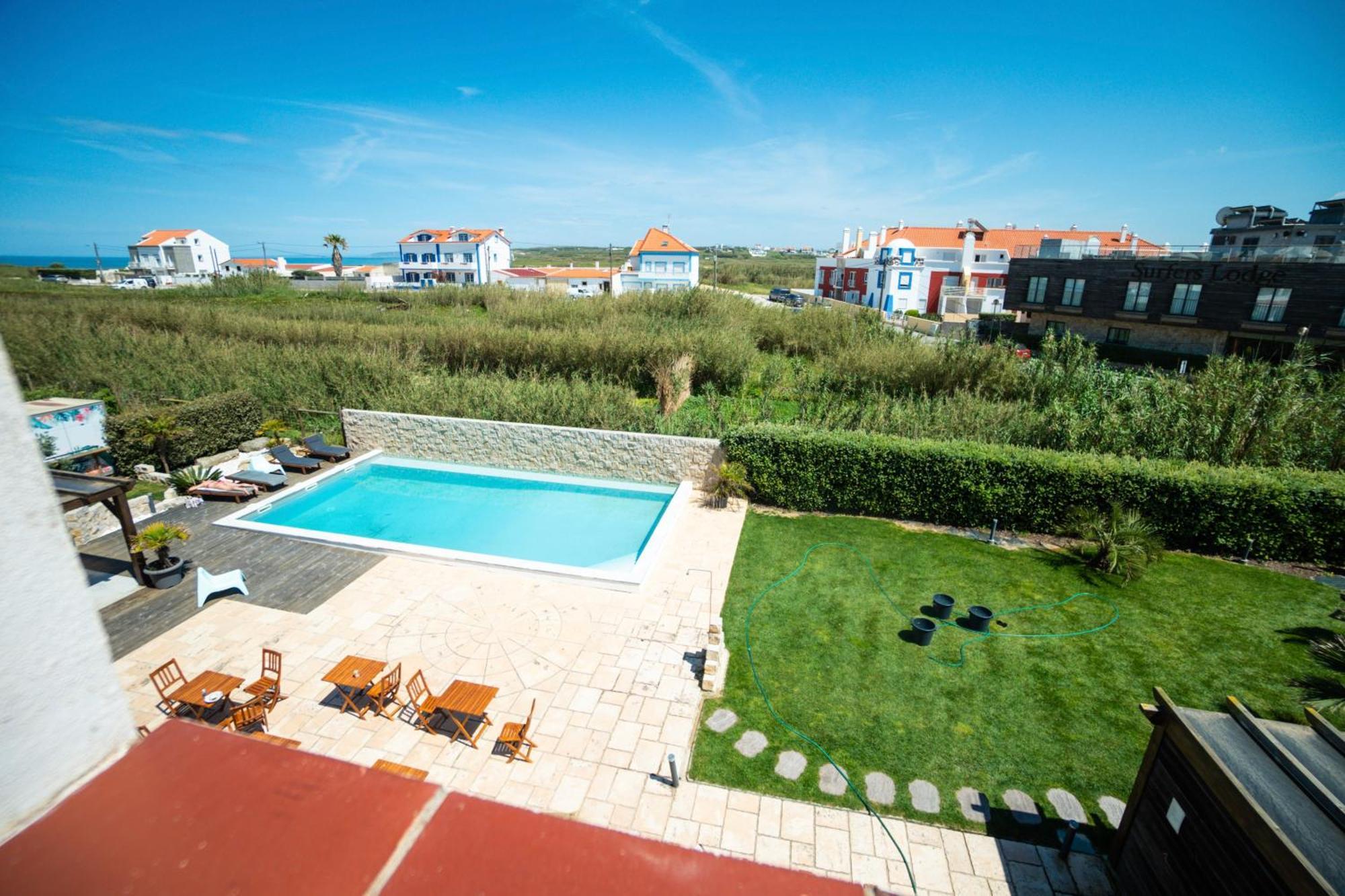 Alex Surf Hostel Baleal Exterior photo