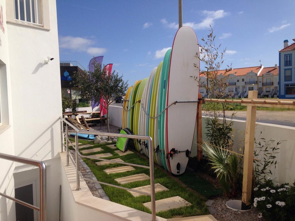 Alex Surf Hostel Baleal Exterior photo